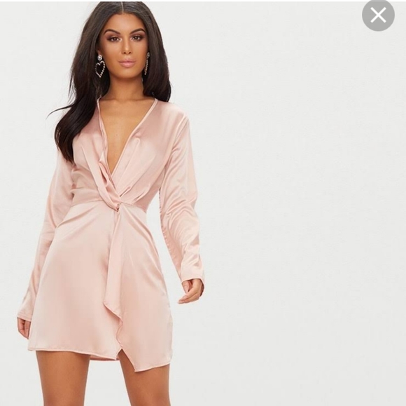 Pretty Little Thing Mini dress - Picture 1 of 10